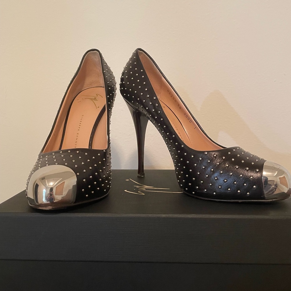 Giuseppe Zanotti Black Leather Studded Designer Pumps Size 38 (U.S. 8)
